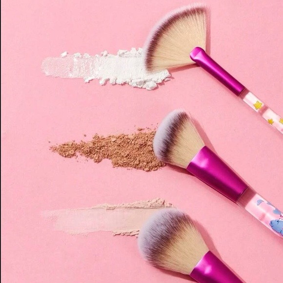 Care Bears Heart & Star Pattern Cosmetic Storage Box and 3 Piece Brush Set - Picture 9 of 13